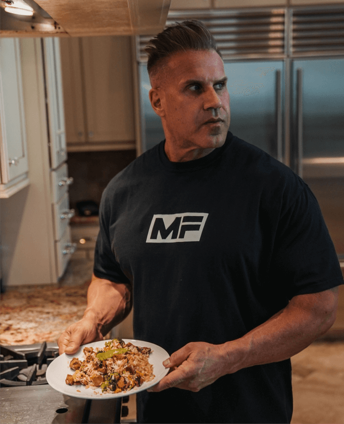 jay-cutler-4.png Athlete Jay Cutler Heating MegaFit Meals